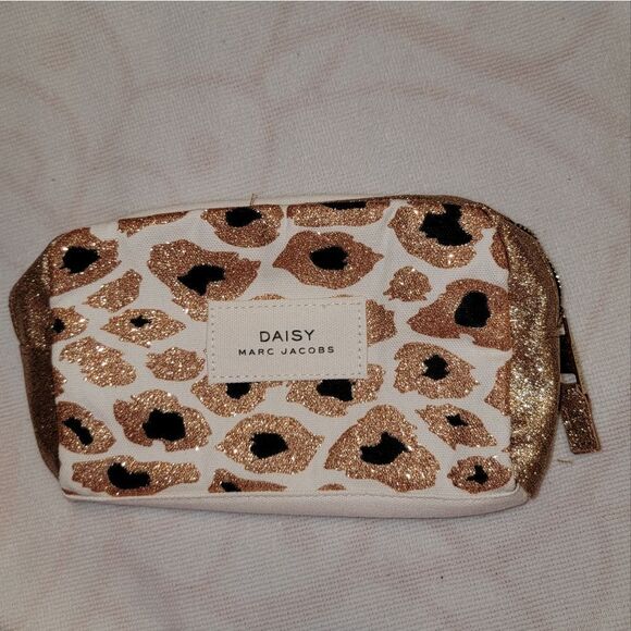 Marc Jacobs Daisy Zippered Makeup Travel Cosmetic Bag Cheetah Print w Shimmer - Picture 2 of 9